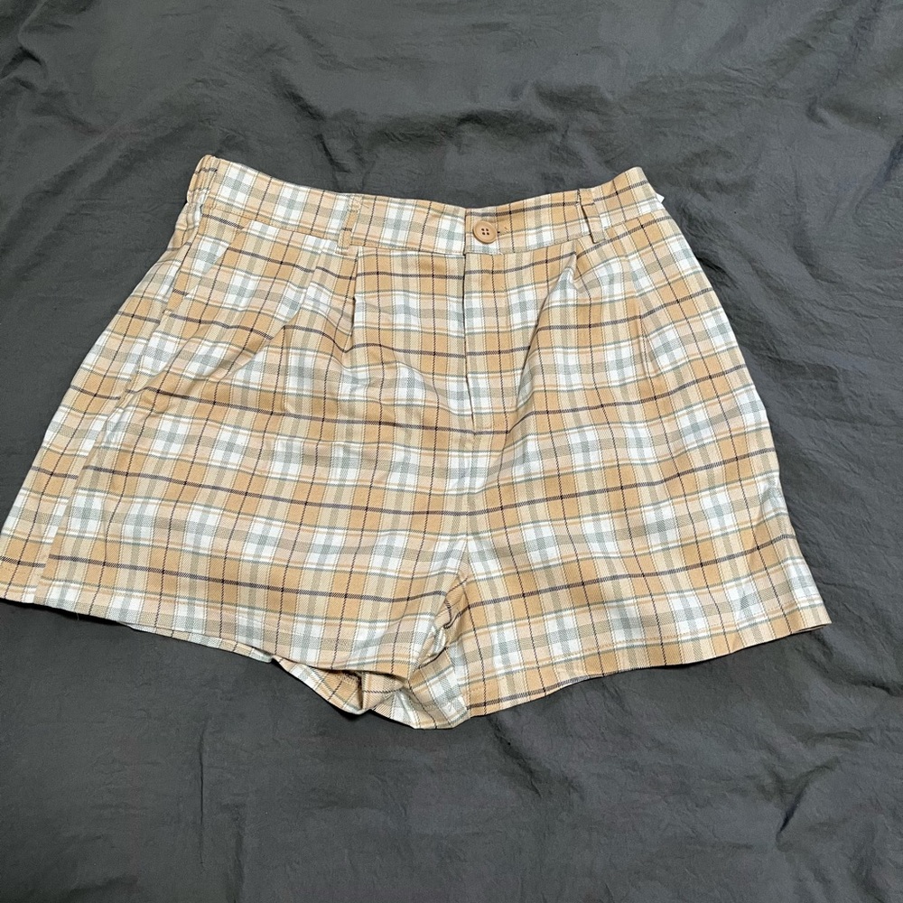 tilly’s plaid shorts